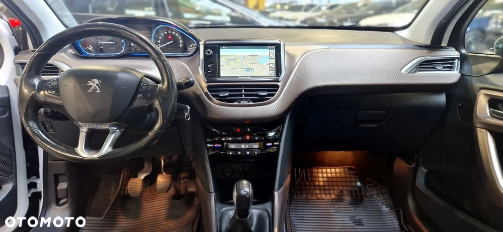 Peugeot 2008 1.2 Pure Tech Style EU6 - 25
