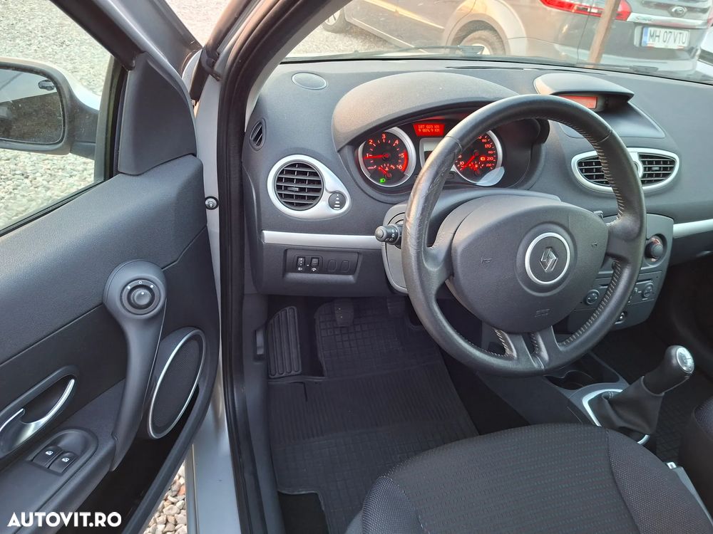 Renault Clio - 16