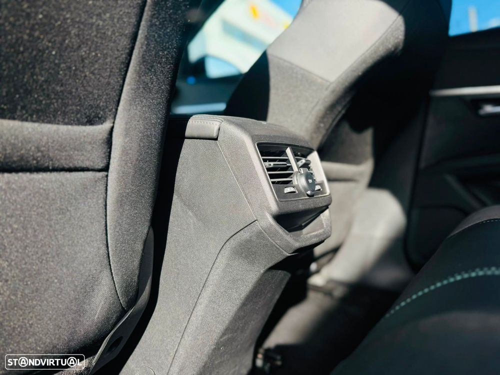 Peugeot 3008 1.6 Hybrid Allure Pack e-EAT8 - 37