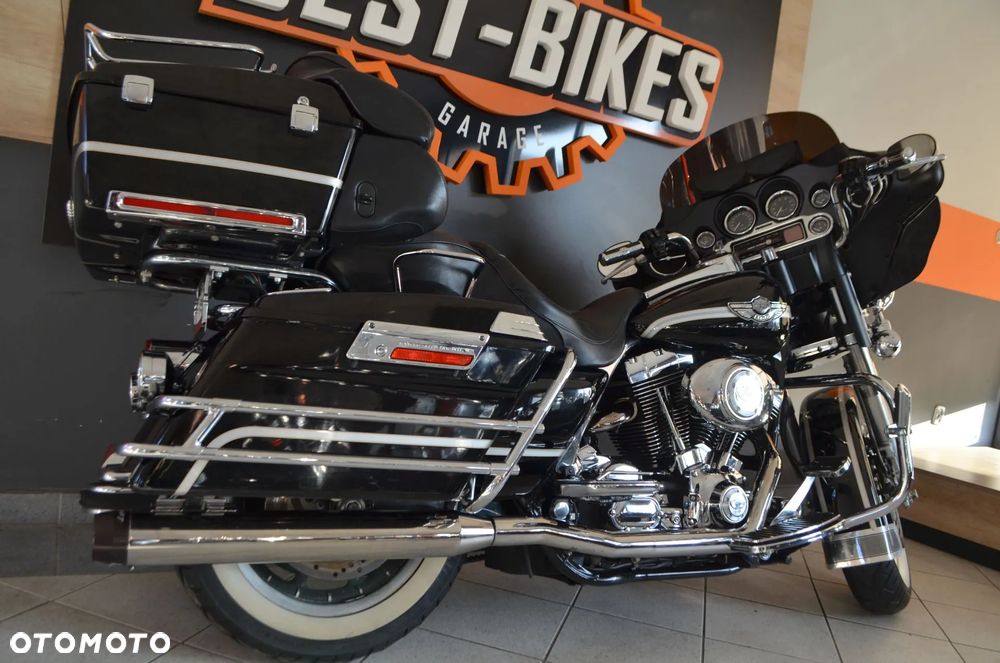 Harley-Davidson FLHT Electra Glide Standard - 18