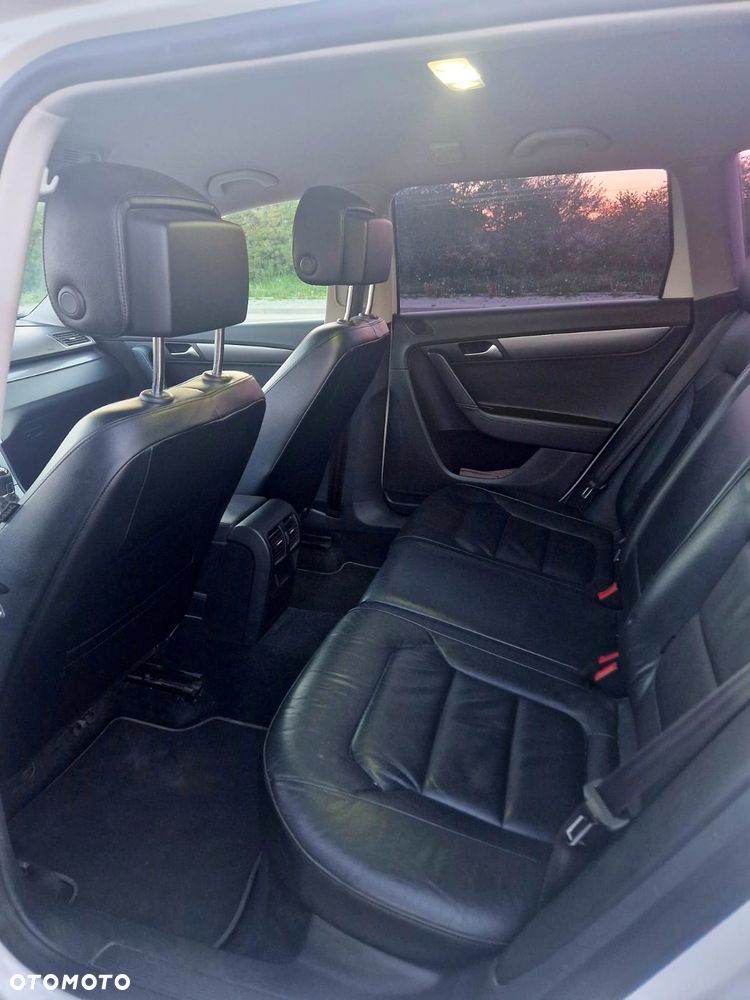 Volkswagen Passat 2.0 TDI Comfortline - 8