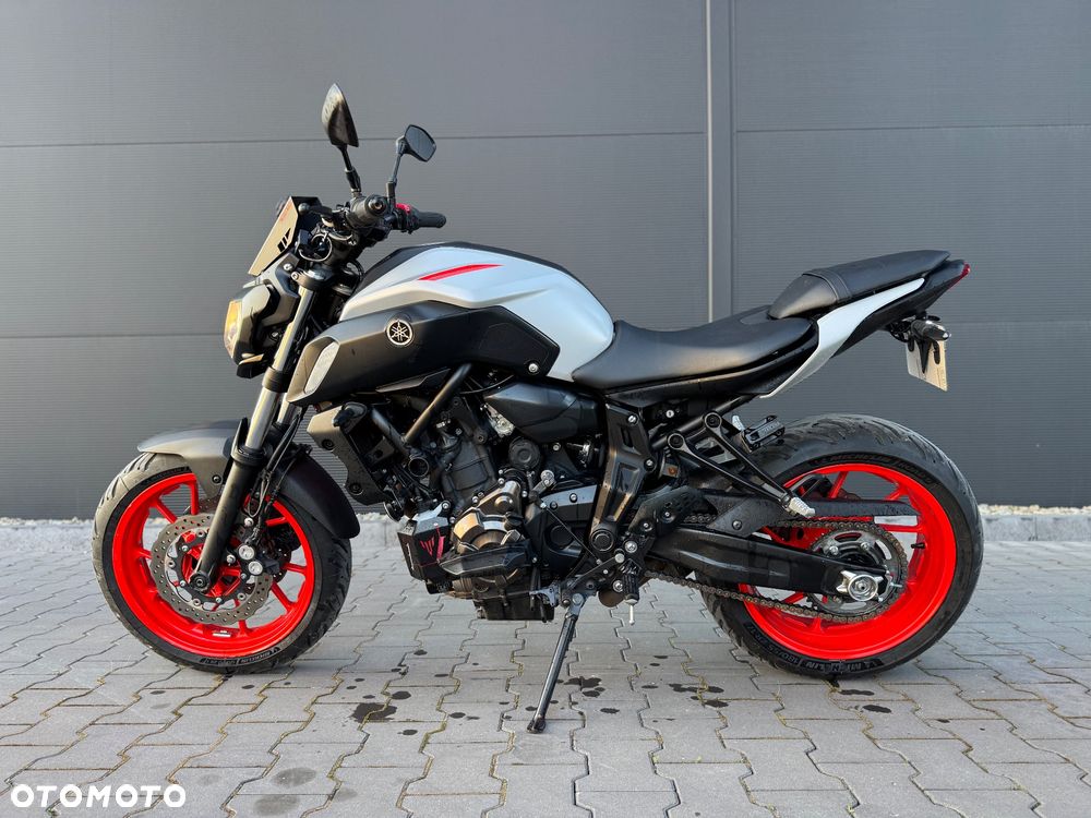 Yamaha MT - 12
