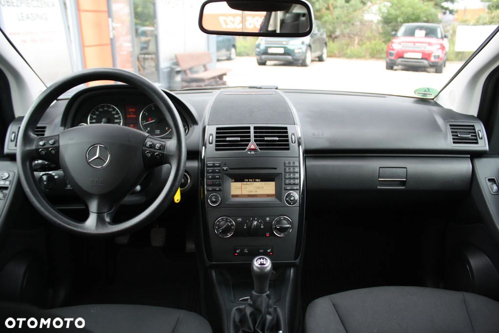 Mercedes-Benz Klasa A 180 BlueEFFICIENCY Elegance - 25