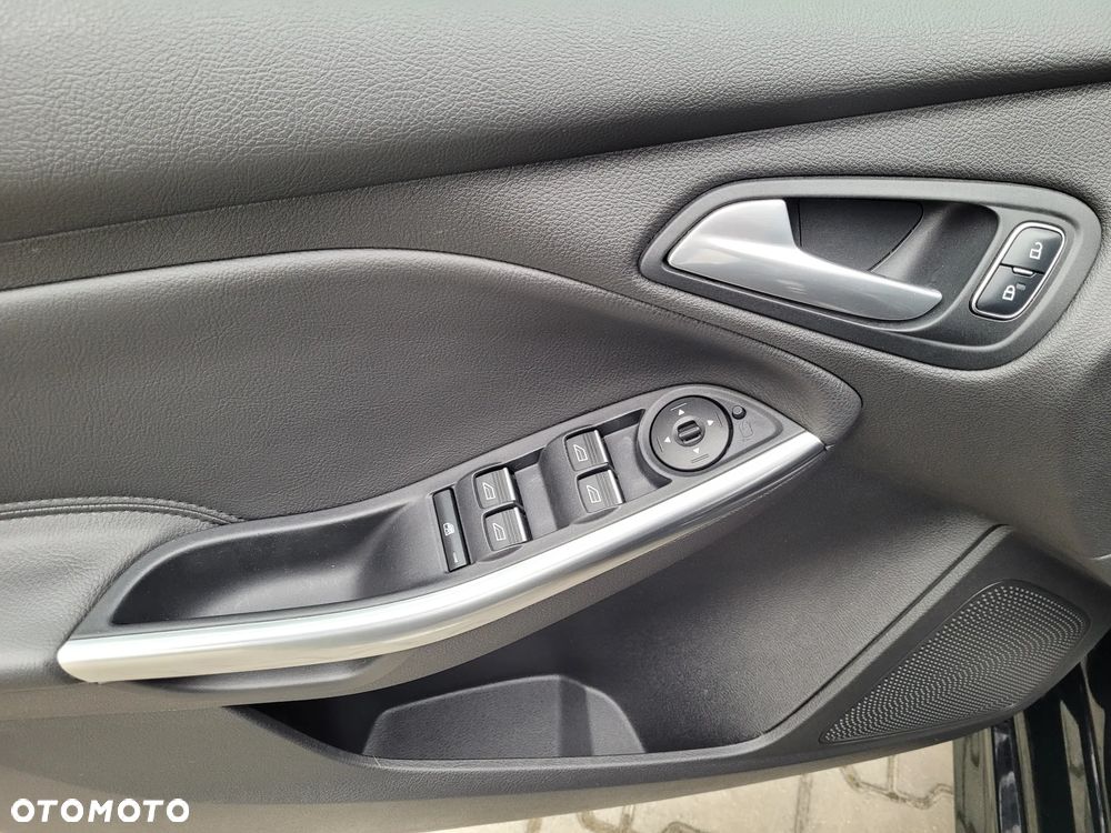 Ford Focus 2.0 TDCi ST mit Leder-Exclusiv-Paket - 12