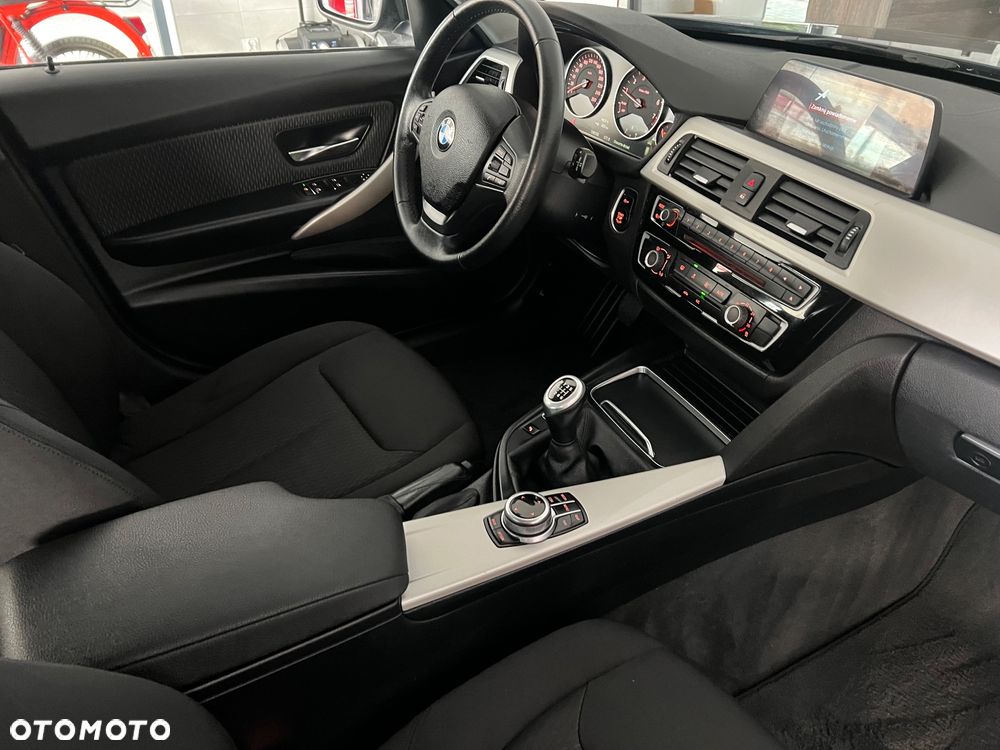 BMW Seria 3 318i Edition Luxury Line Purity - 28
