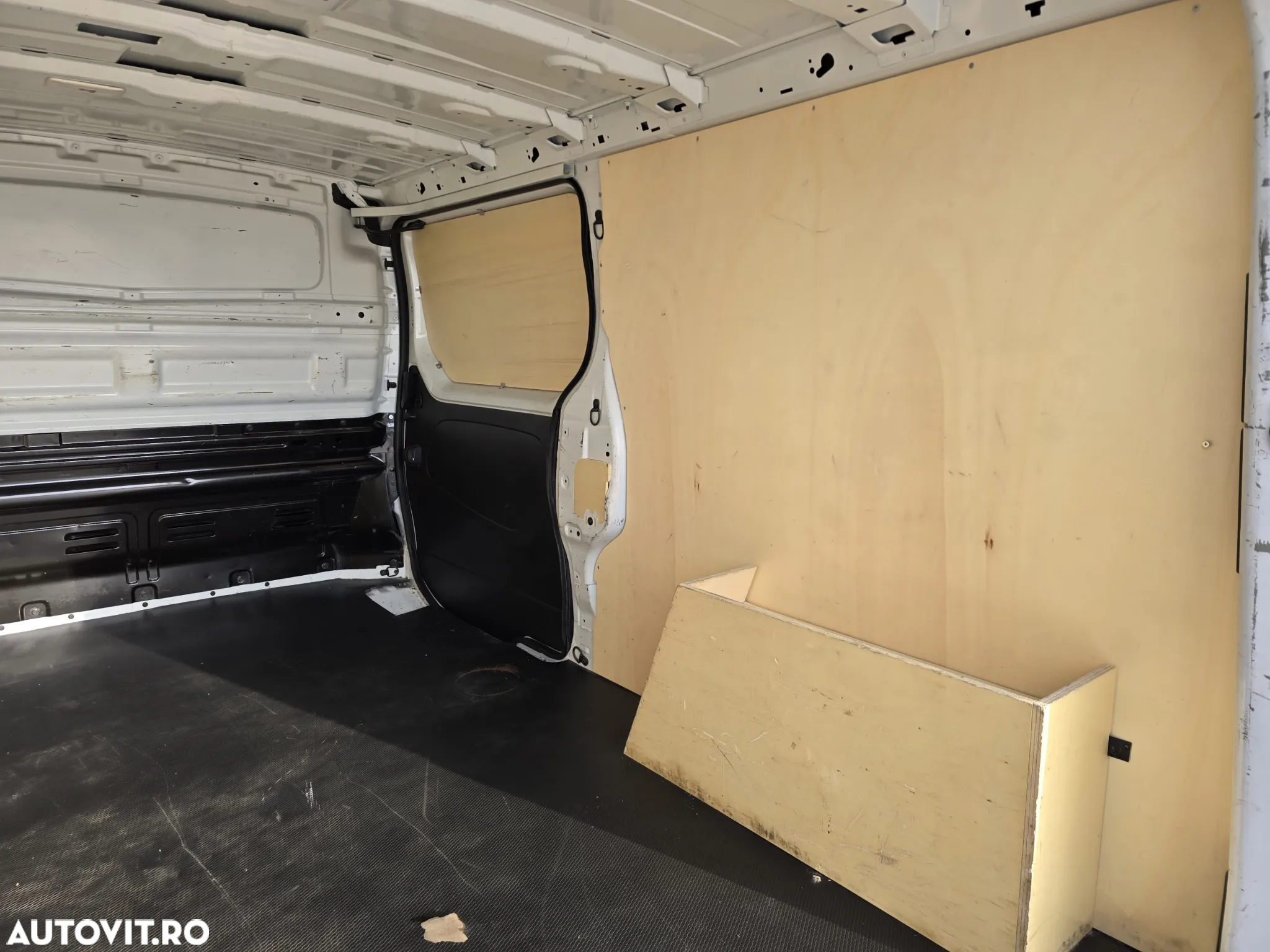 Renault New Trafic L2H1 - 15
