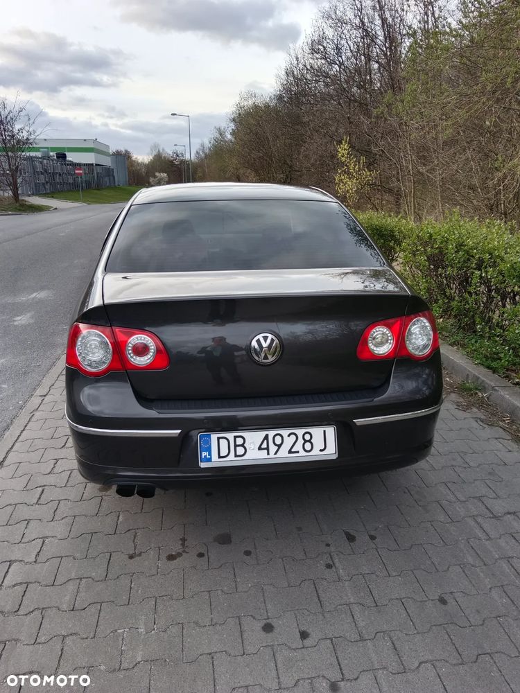 Volkswagen Passat 2.0 TDI Comfortline R-Style - 4