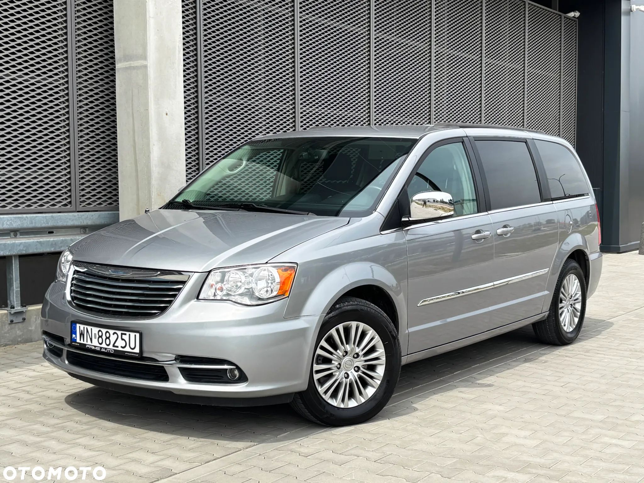 Chrysler Town & Country 3.6 Limited - 1