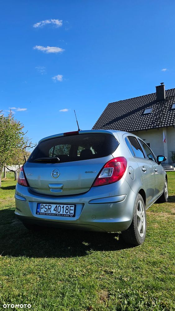 Opel Corsa 1.2 16V Cosmo - 8