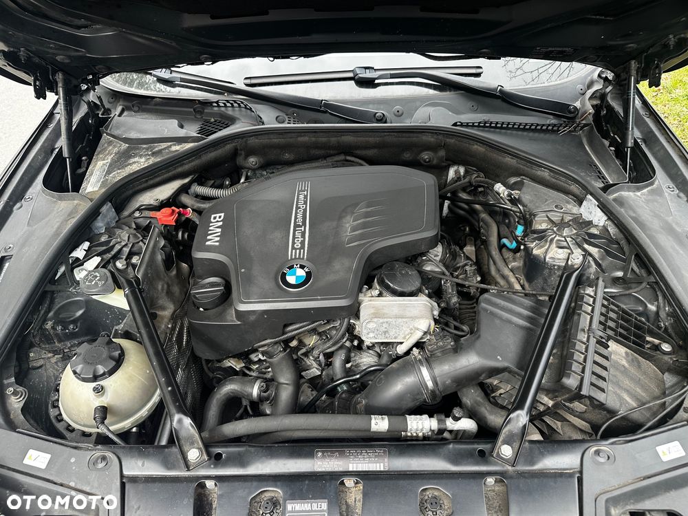 BMW Seria 5 528i xDrive - 18