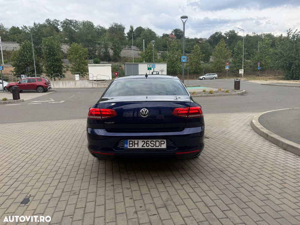 Volkswagen Passat 2.0 TDI Comfortline - 12