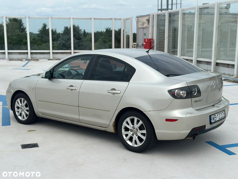 Mazda 3 2.0 Exclusive + - 3