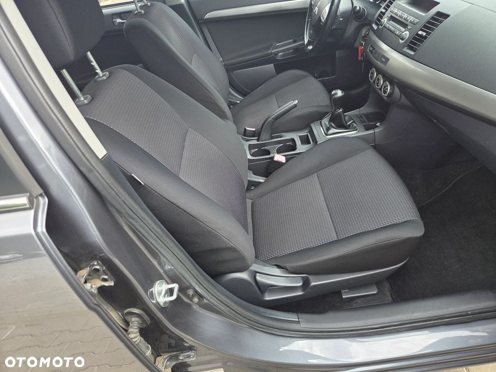 Mitsubishi Lancer 1.8 Invite - 16
