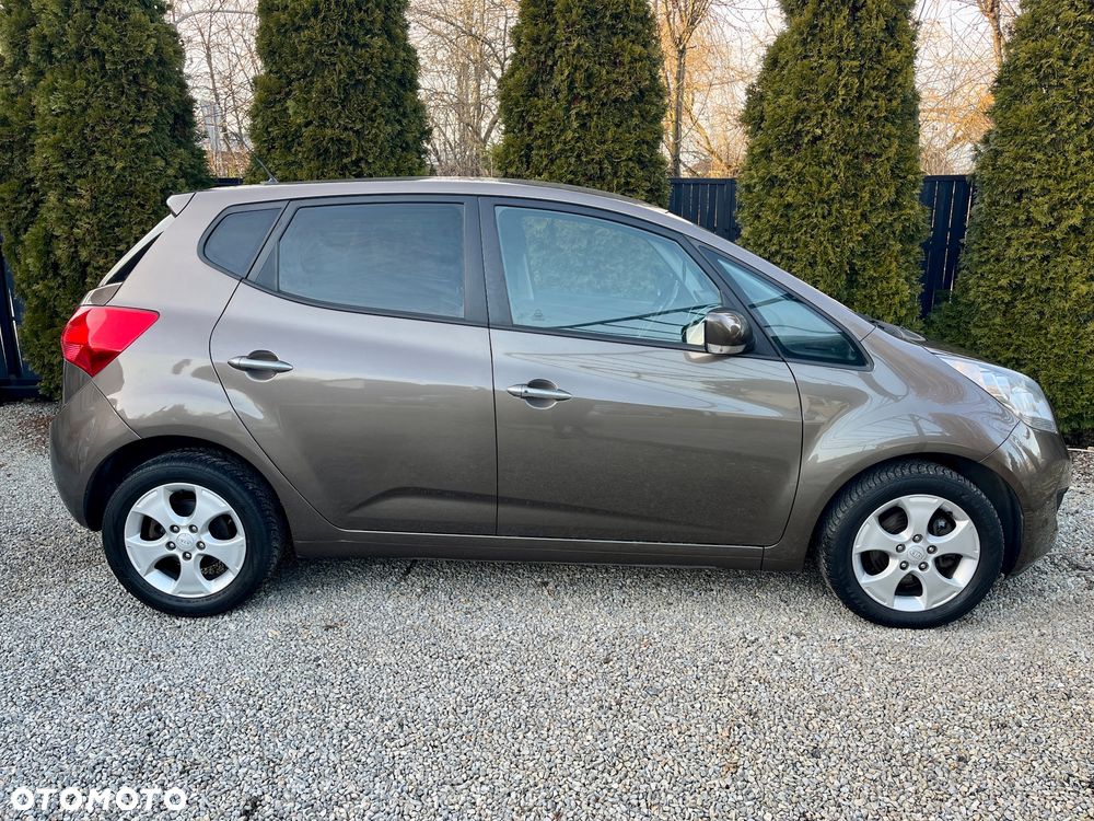 Kia Venga - 6