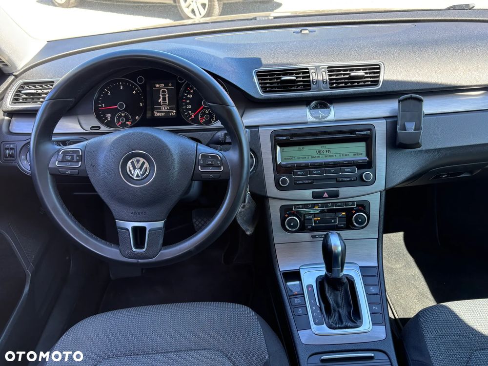 Volkswagen Passat 2.0 TDI DSG BlueMotion Technology Business Edition - 29