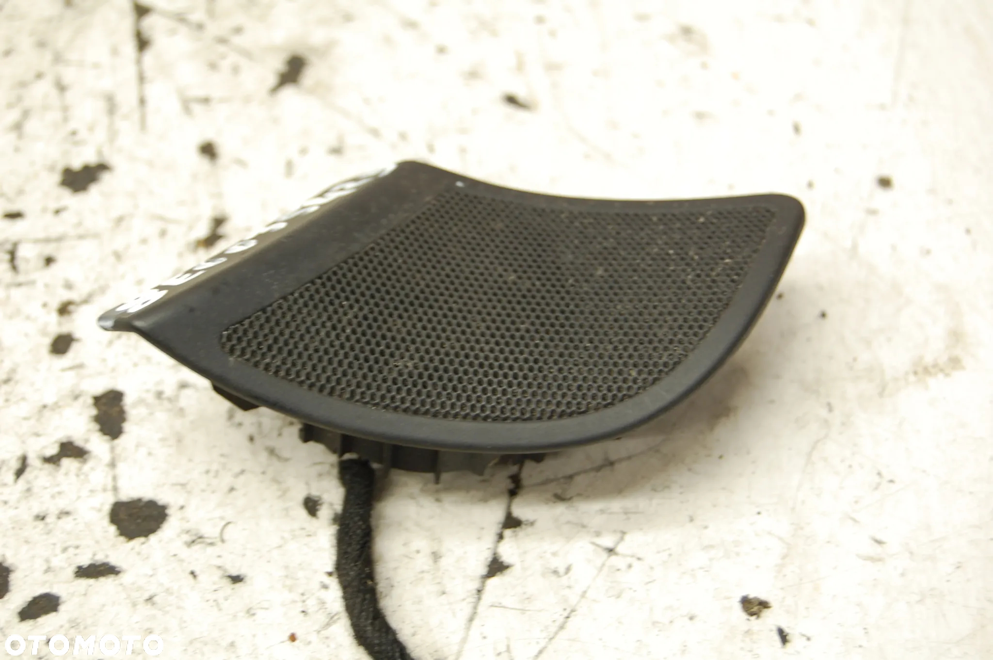 KRATKA GŁOŚNIKA PRAWA LEWA 8E0035424 8E0035423 AUDI A4 B7 B6 - 7