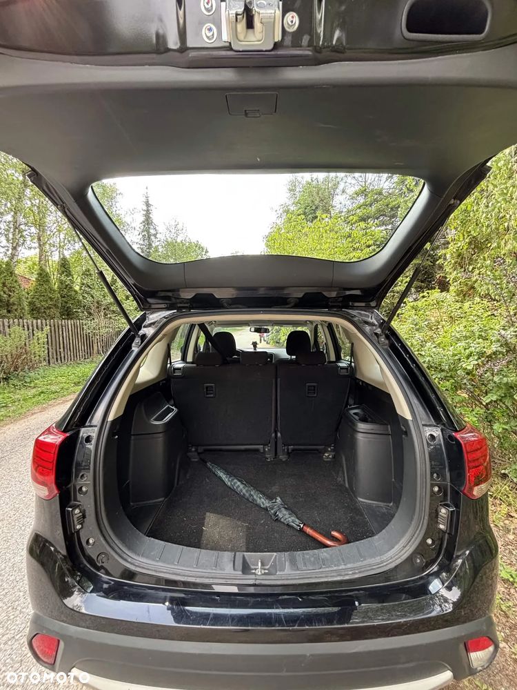 Mitsubishi Outlander 2.0 Invite + 2WD - 6