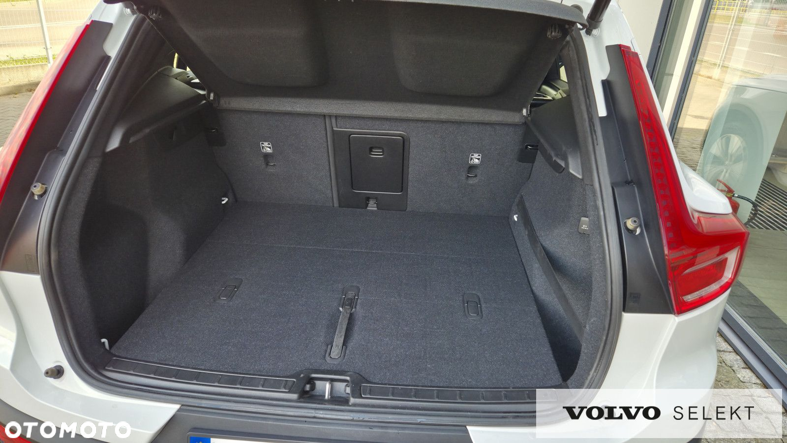 Volvo XC 40 T3 Momentum Pro - 11