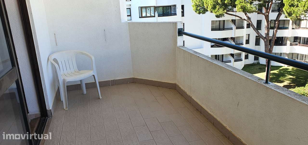 Apartamento T0 com piscina e varanda em Quarteira-Vilamoura - Grande imagem: 4/7