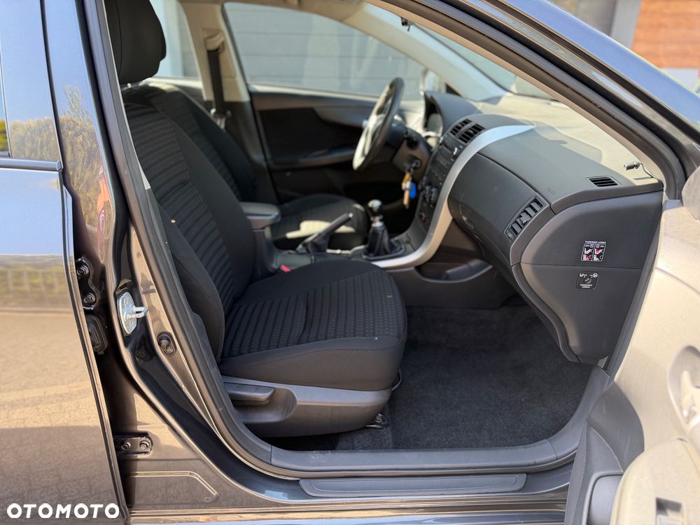 Toyota Corolla 1.6 Luna - 6