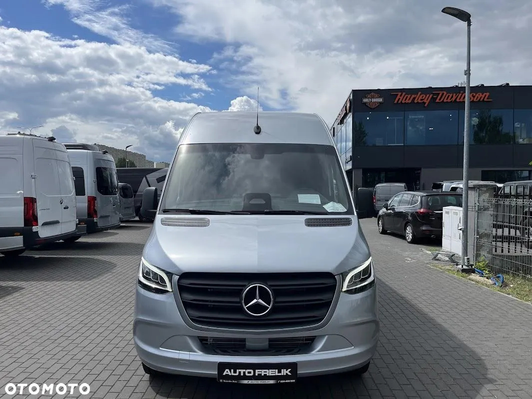 Mercedes-Benz Sprinter - 2