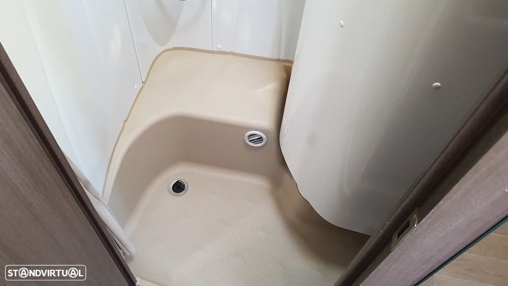 Burstner Viseo i 720 cama central - 23