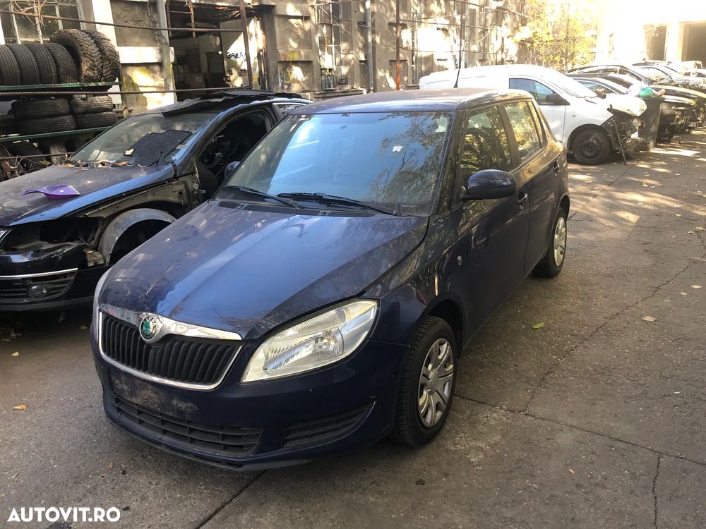 Dezmembrez Skoda Fabia 2 facelift 2011 albastru 1.2 benzina - 9