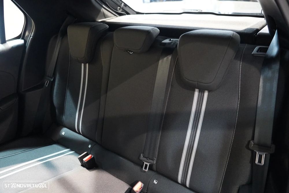 Opel Corsa 1.2 T GS - 24