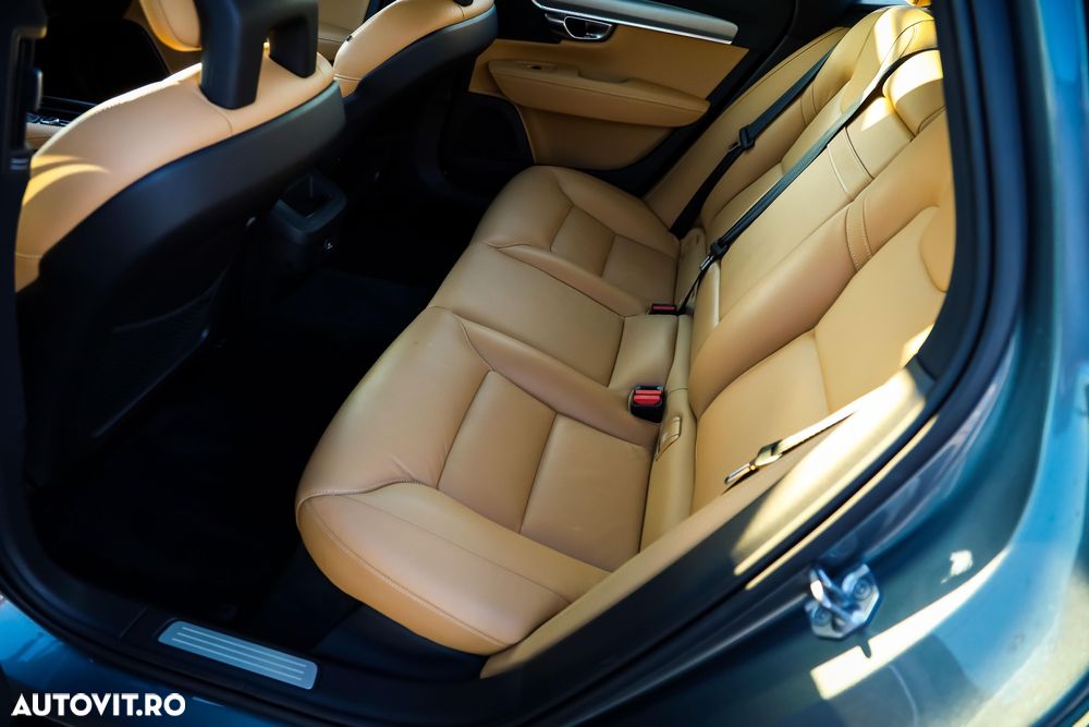 Volvo S90 D5 AWD Geartronic Momentum Pro - 11