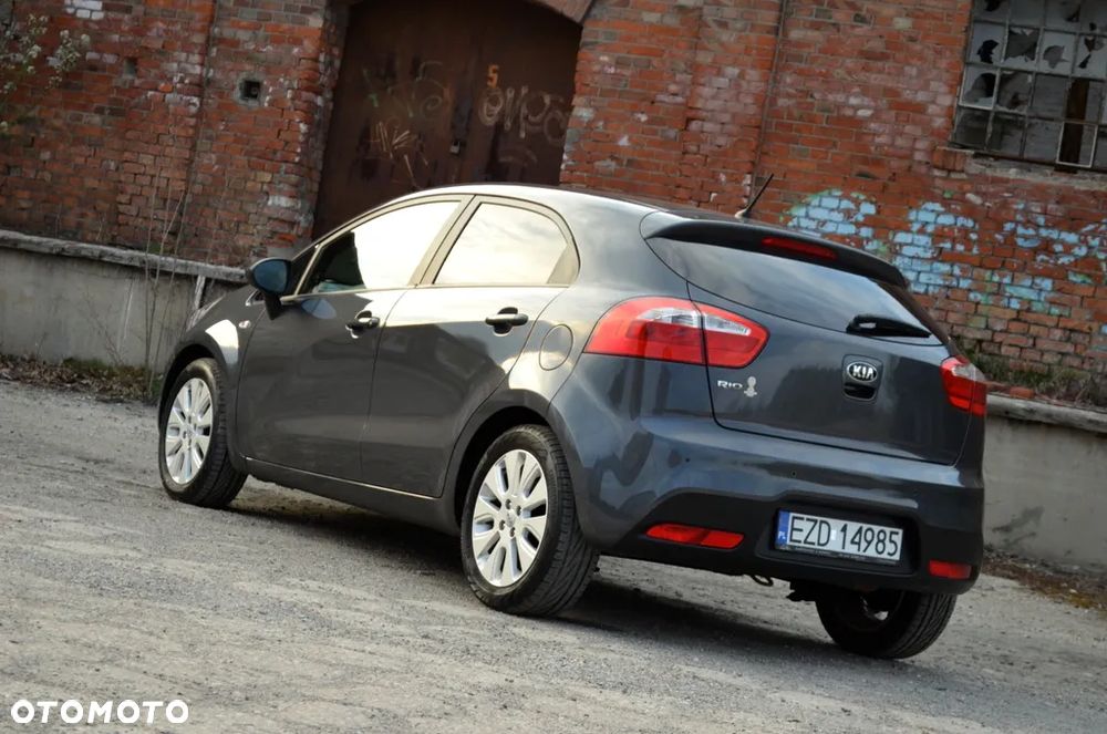 Kia Rio 1.2 ISG Uefa Euro 2016 - 19