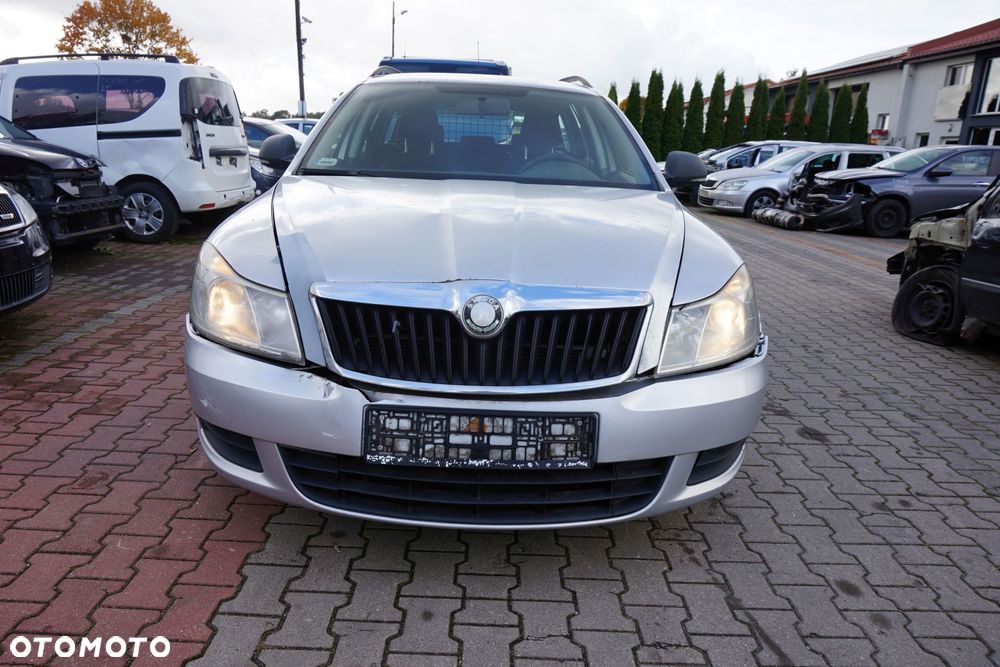 SKODA OCTAVIA II 1Z5 LIFT KOMBI 2010 9156 1.9 TDI BXE 105KM JCR SREBRNY na części - 8