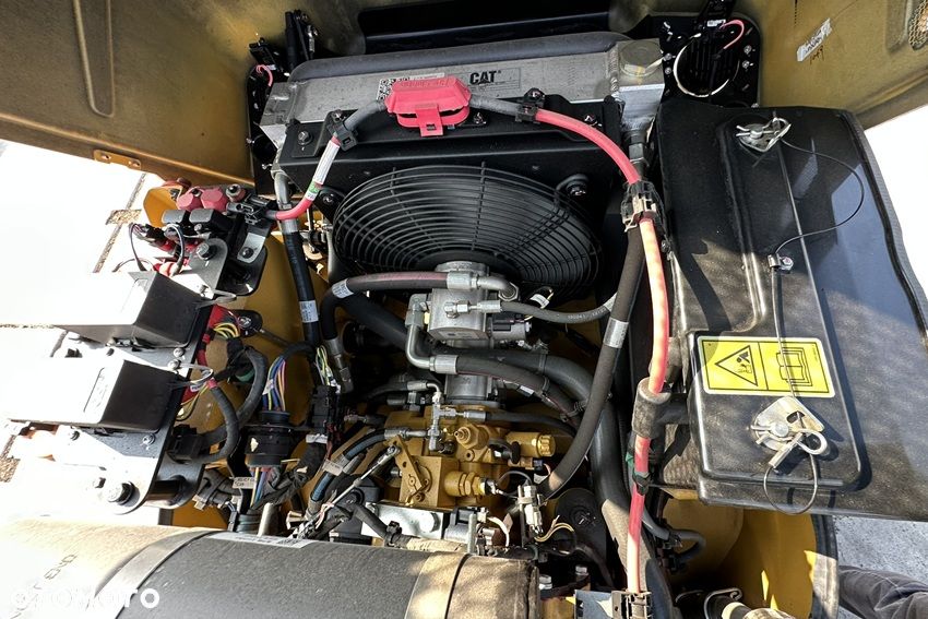 Caterpillar CB 2.7 GC - 30