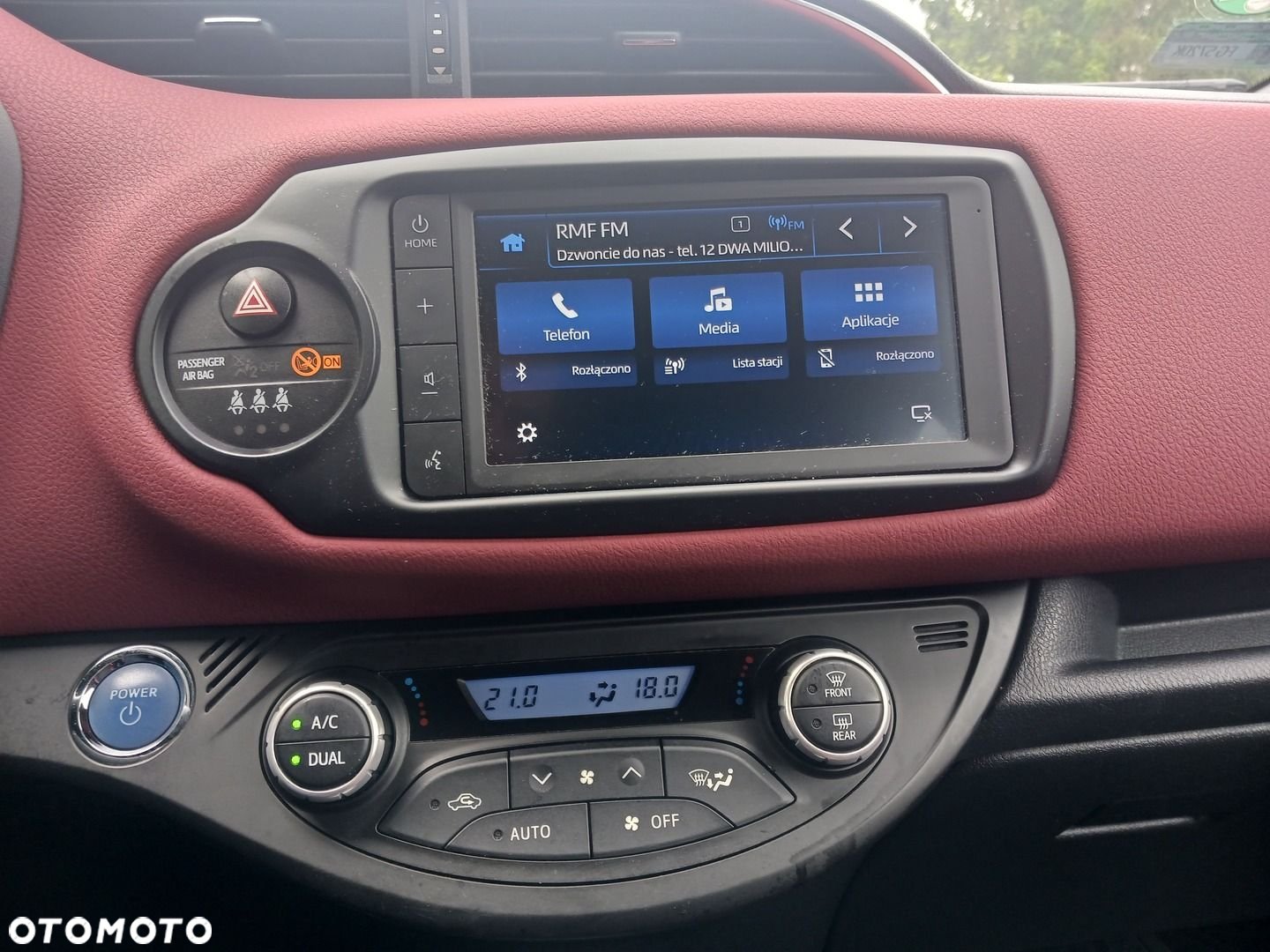 Toyota Yaris Hybrid 100 Selection - 14