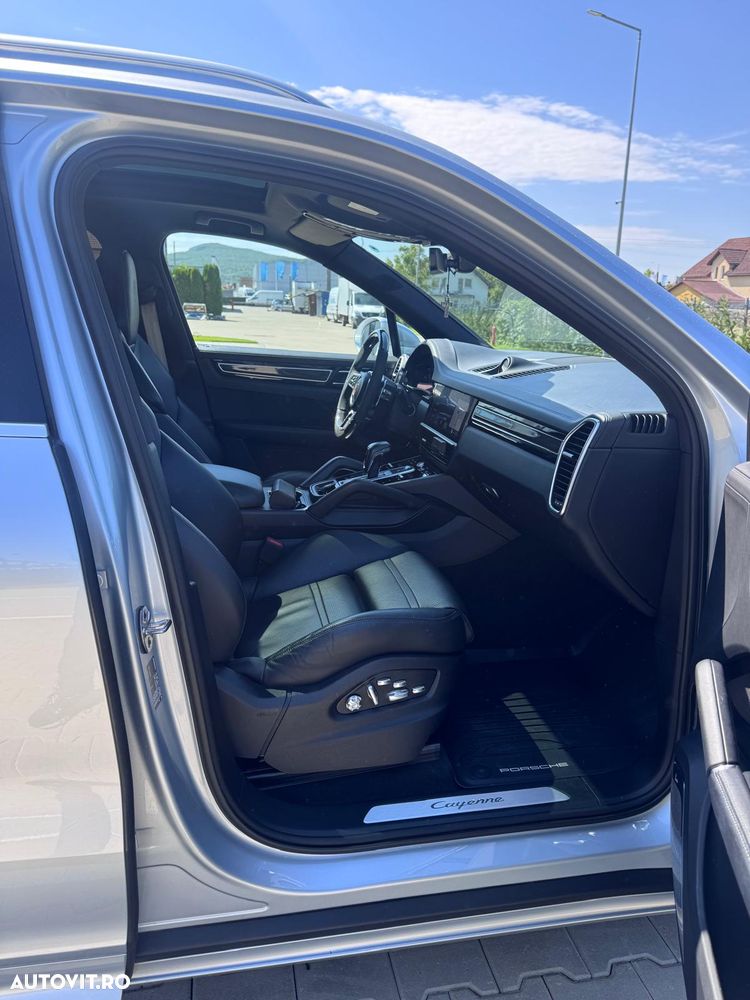 Porsche Cayenne Tiptronic S - 8
