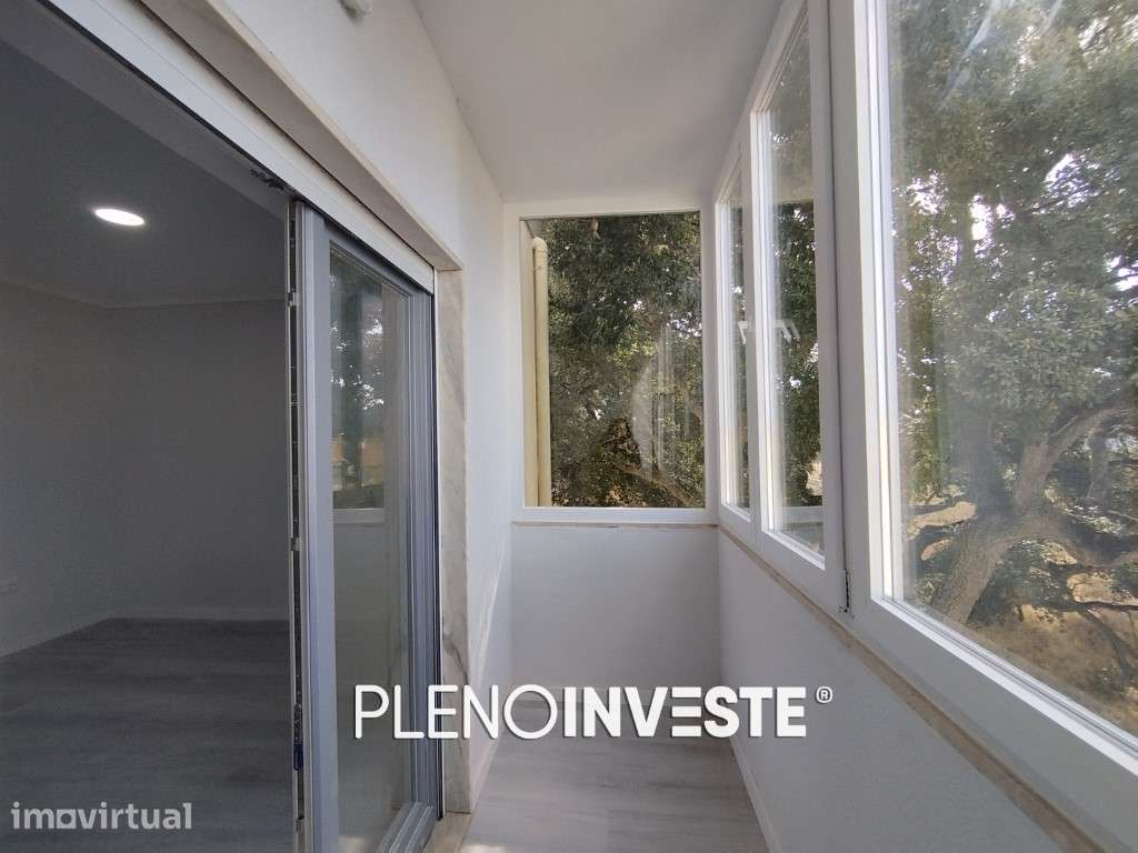 T2 totalmente remodelado com arrecadação em Setúbal - Grande imagem: 4/25