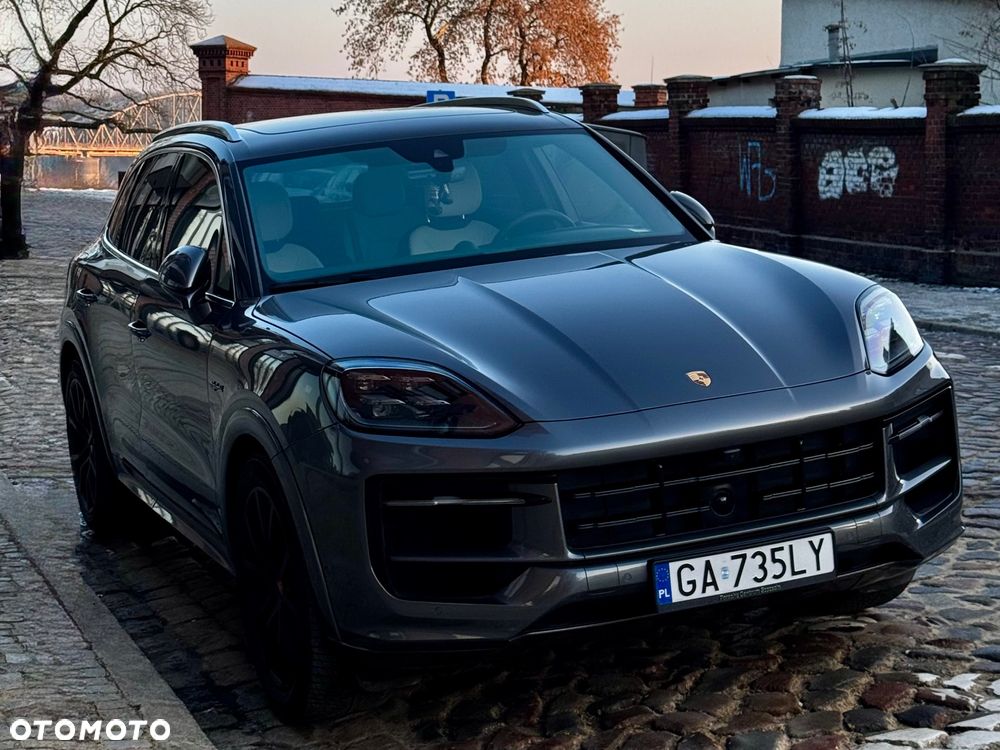 Porsche Cayenne - 1