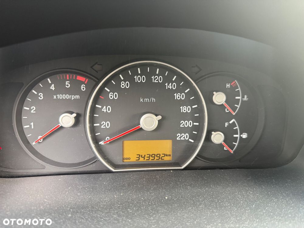 Kia Carens 2.0 CRDi EXpedition - 12