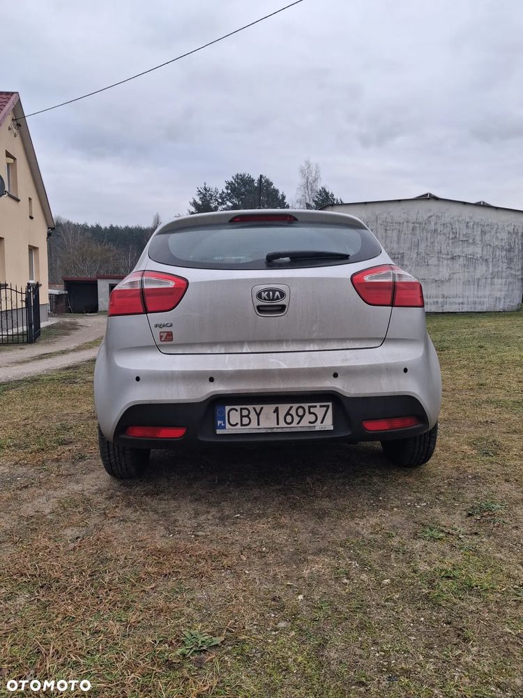 Kia Rio 1.4 L - 4