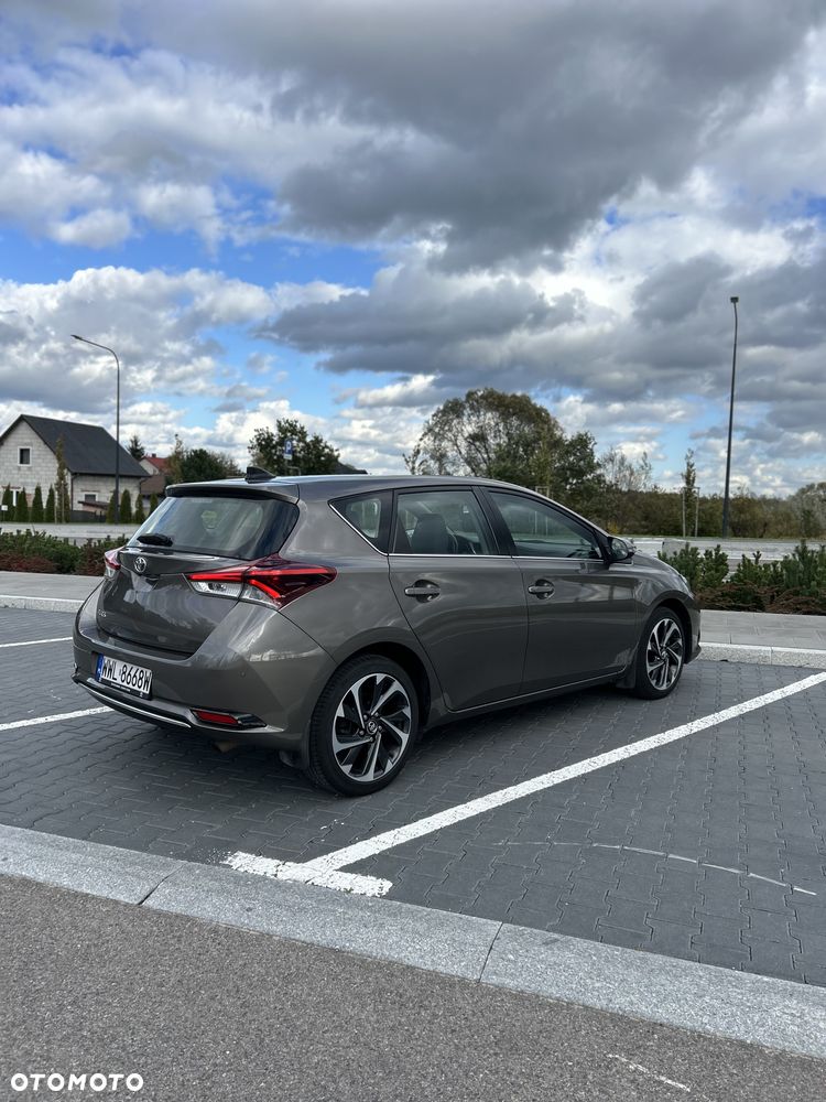 Toyota Auris - 2