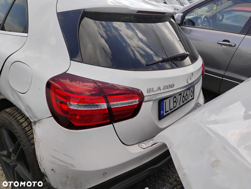 Mercedes-Benz GLA - 17