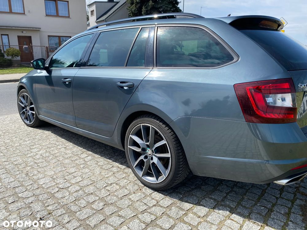 Skoda Octavia 2.0 TDI DSG RS - 7