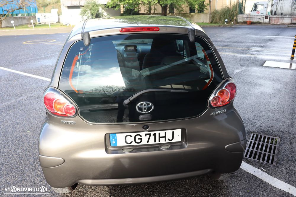 Toyota Aygo Connect - 32
