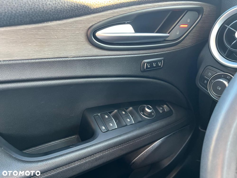 Alfa Romeo Stelvio 2.0 Turbo Veloce Q4 - 38