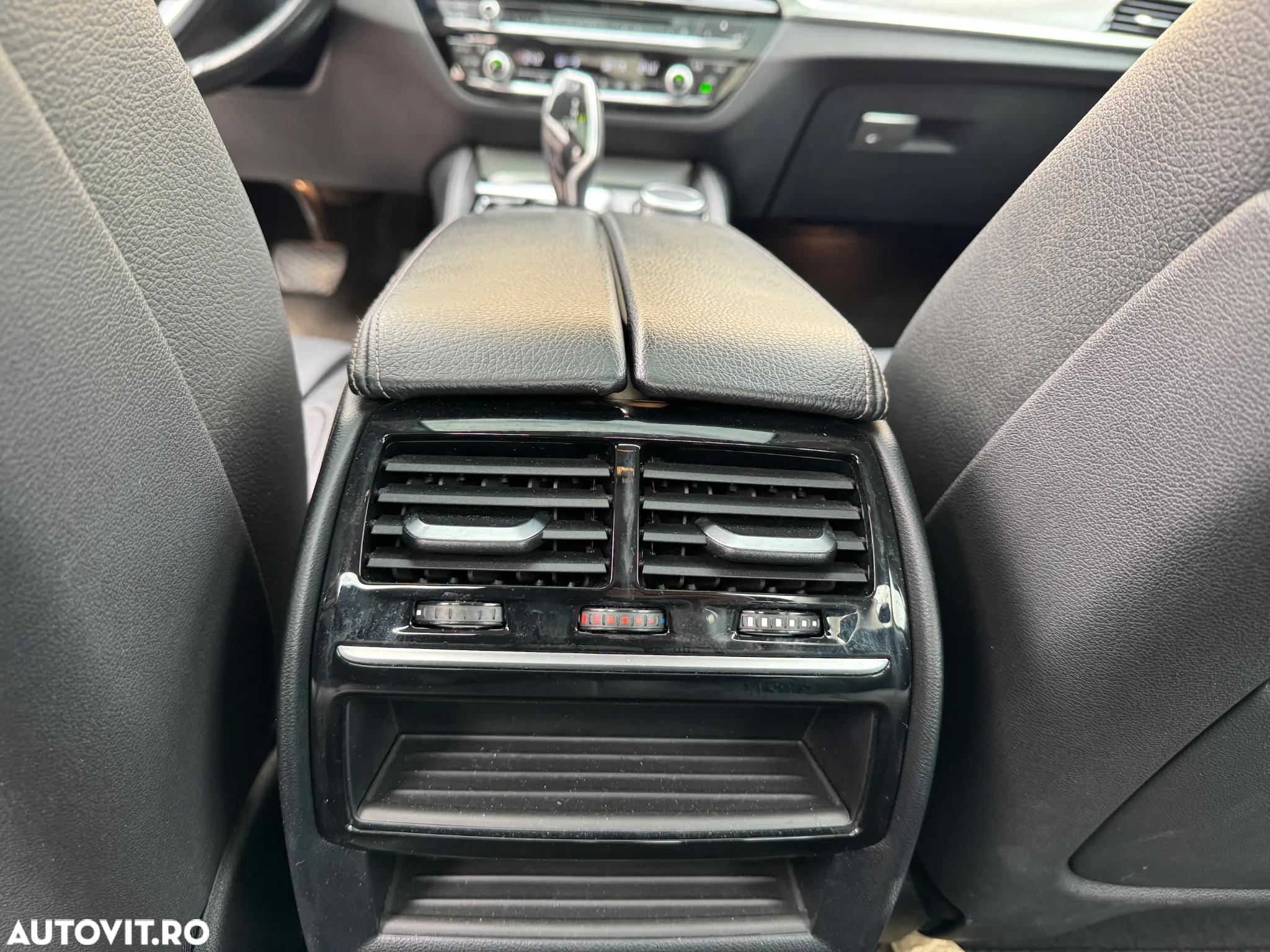 BMW Seria 5 530d xDrive AT - 13