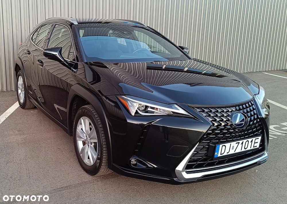 Lexus UX - 4