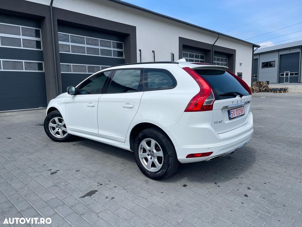 Volvo XC 60 D4 AWD Geartronic Kinetic - 4