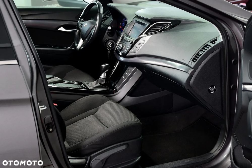 Hyundai i40 Kombi blue 1.6 Space - 9