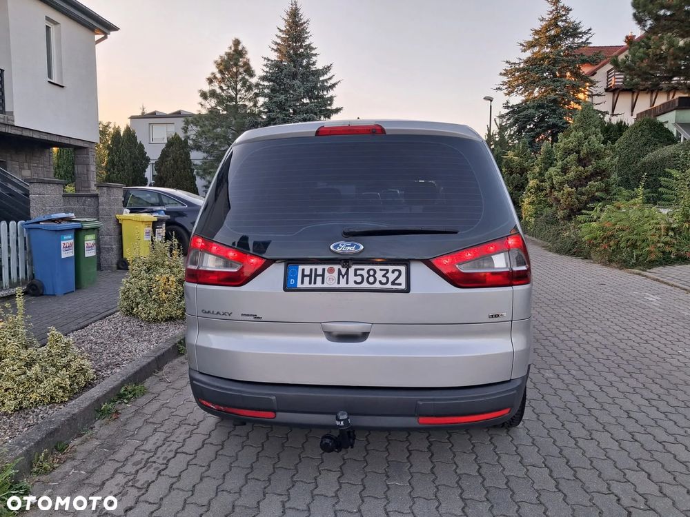 Ford Galaxy - 13