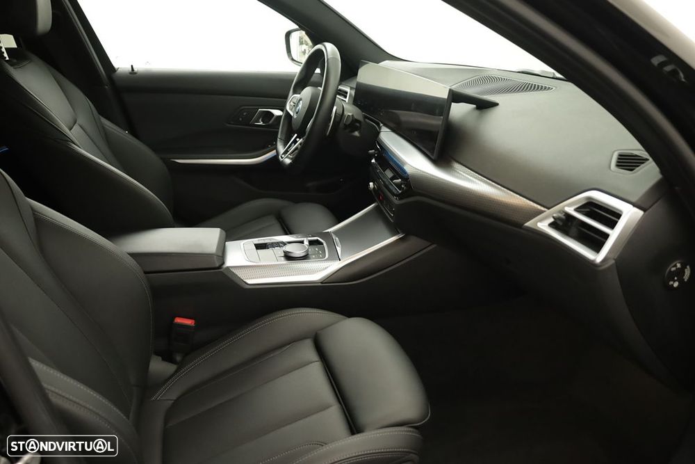 BMW 330 e Edição Desportiva M Auto - 22