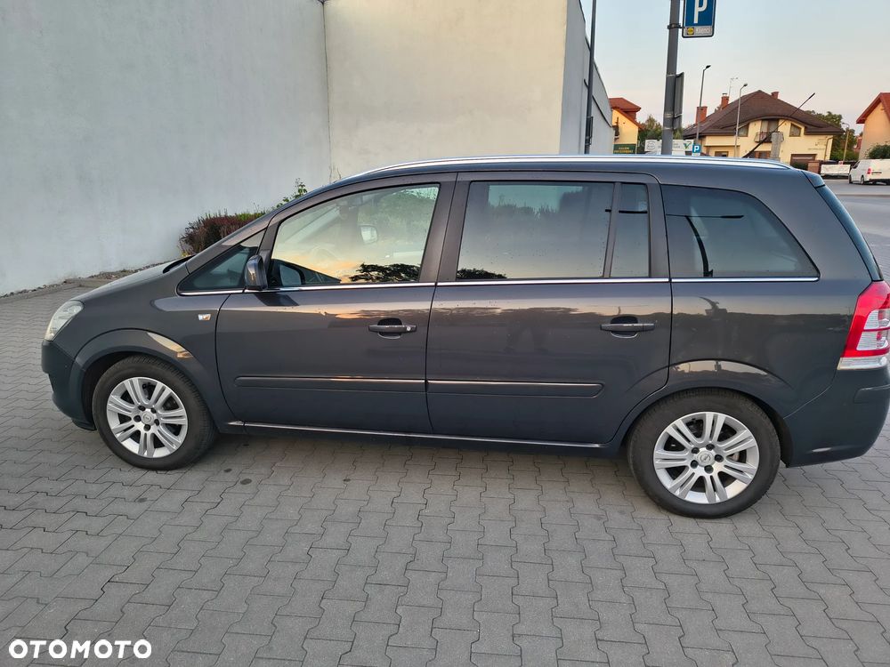 Opel Zafira 1.8 Cosmo EU5 - 5